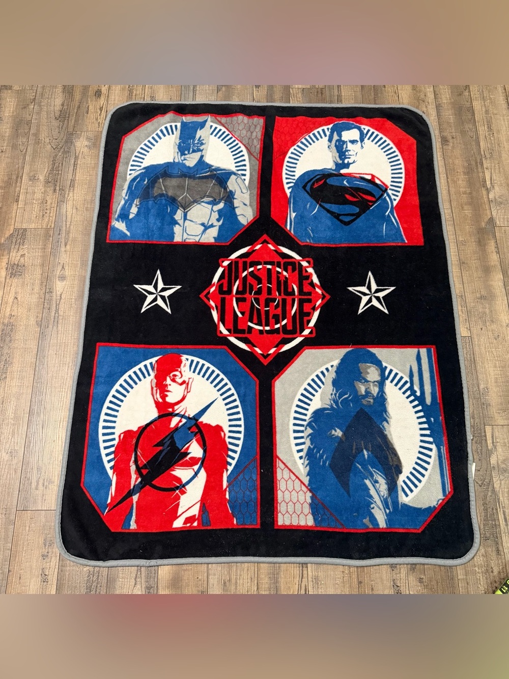 DC Comics Justice League Classic Logo Super Plush Soft Throw Blanket 44"x58"